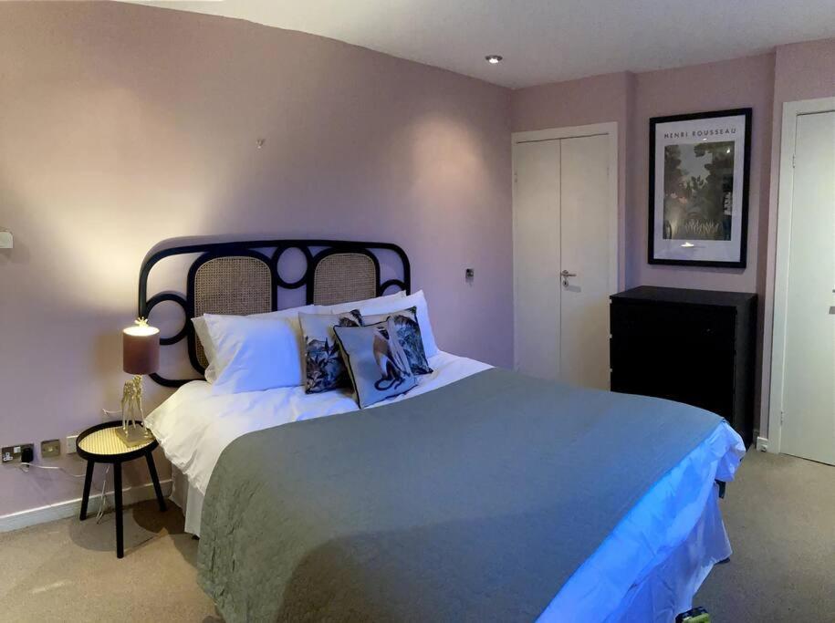 Apartment Stylish 2 Bed Accessible Flat Perfect Location *