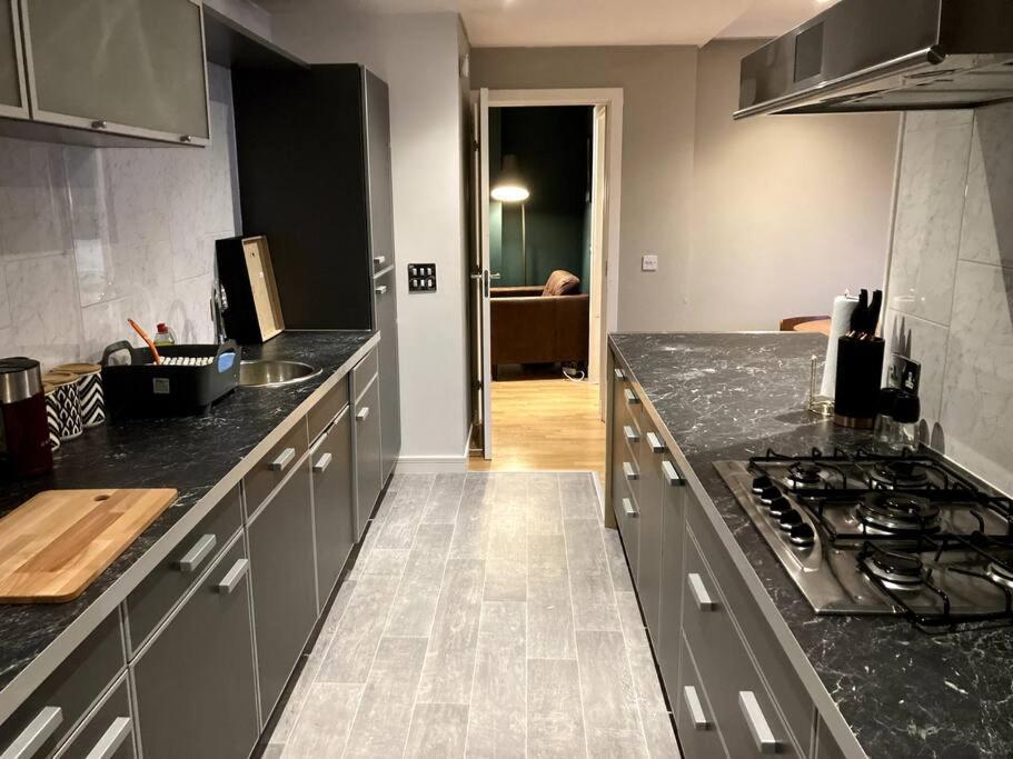 Apartment Stylish 2 Bed Accessible Flat Perfect Location Glasgow