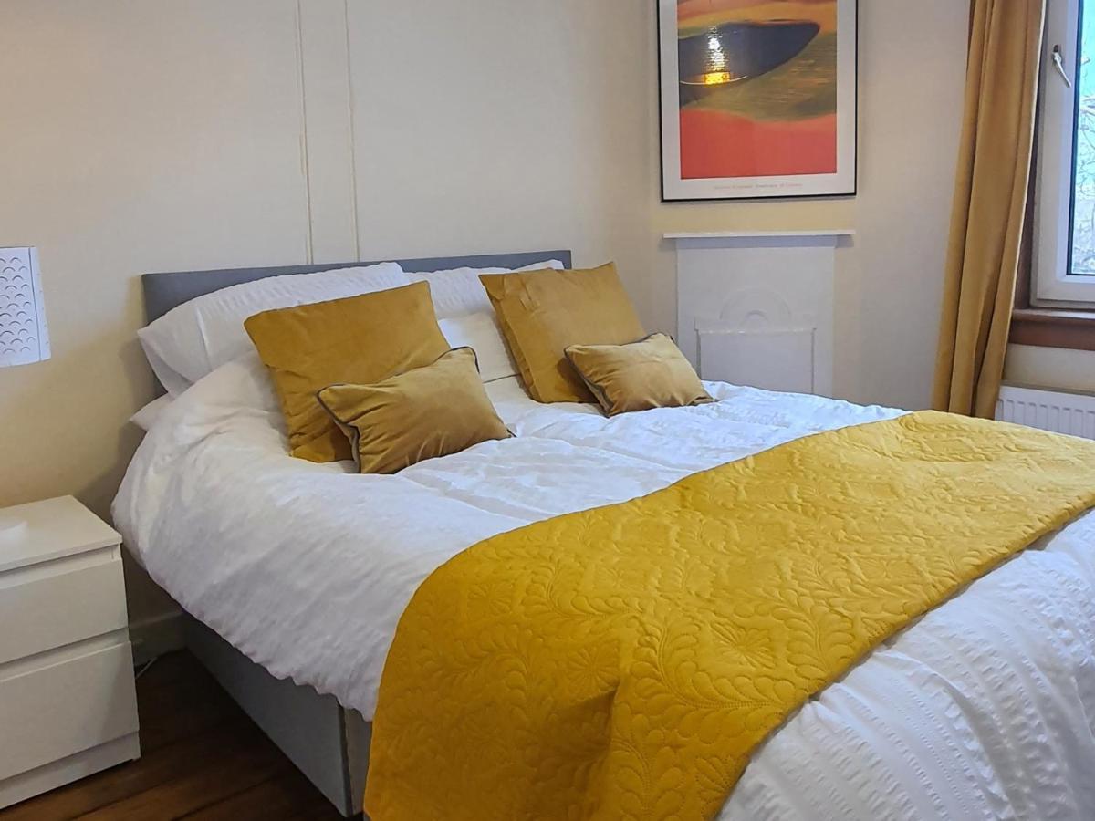 Apartment Large 3 Bed West End Free Parking & Electric Vehicle Point Glasgow