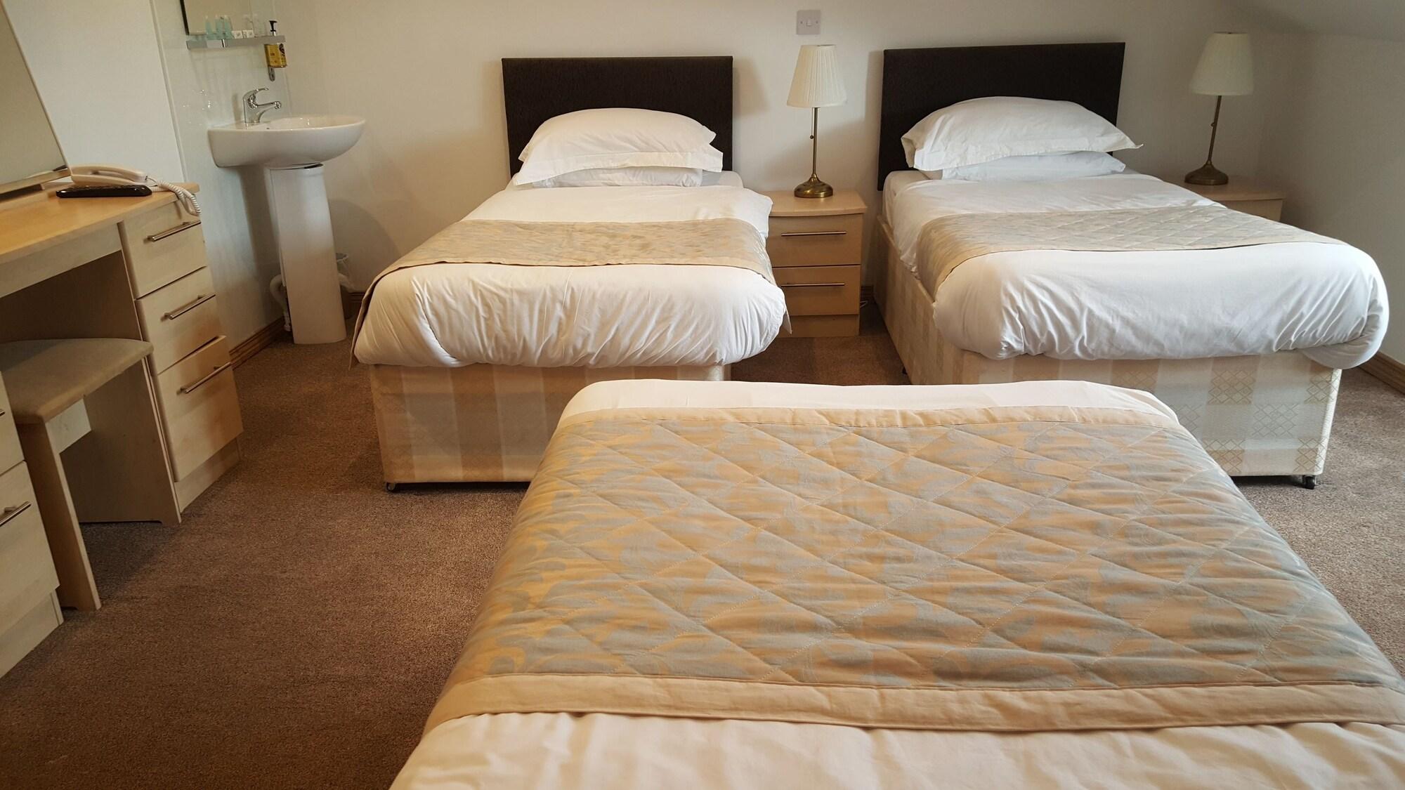 Mclays Hotel 2*