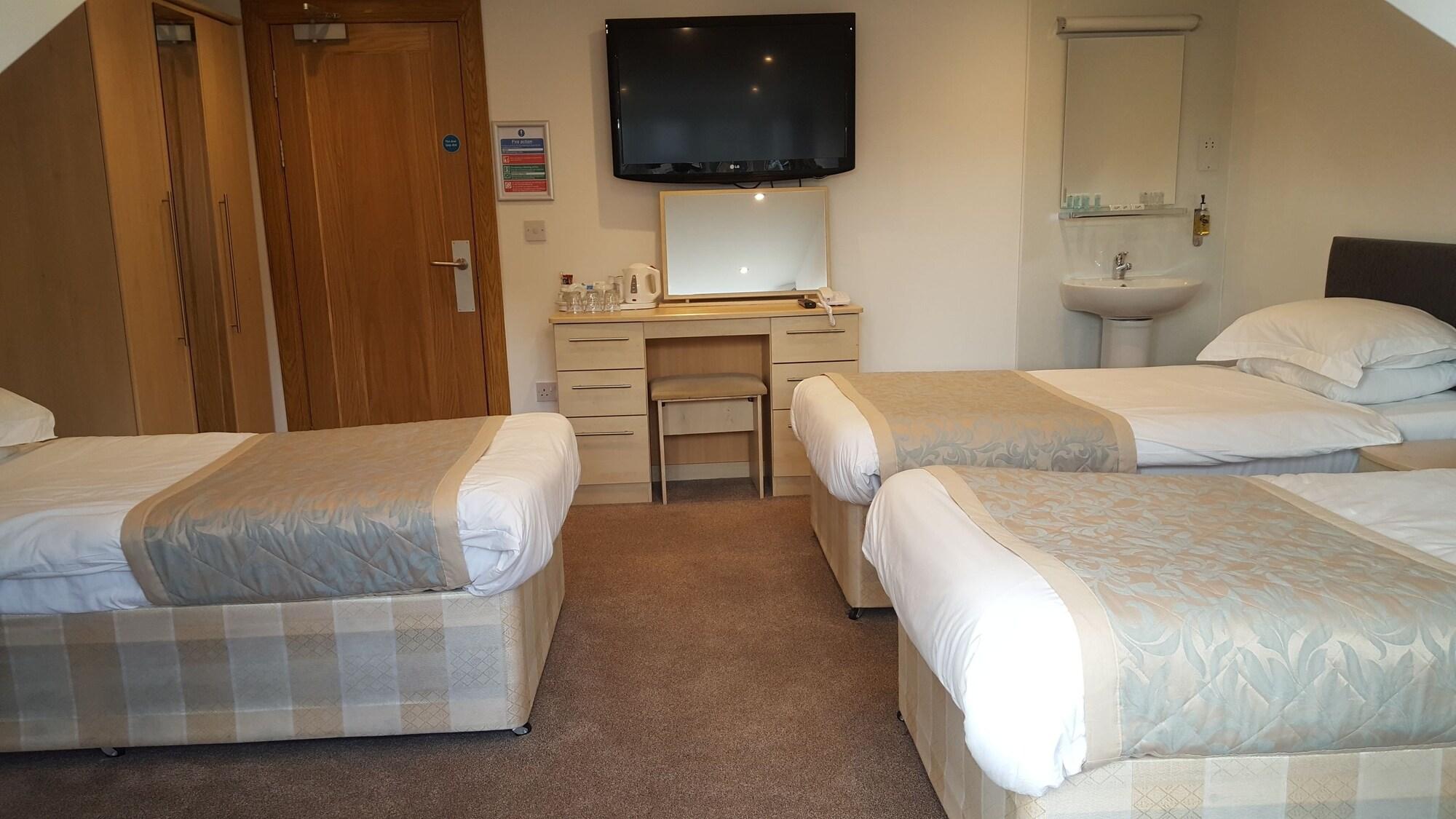 Hotel Mclays 2*