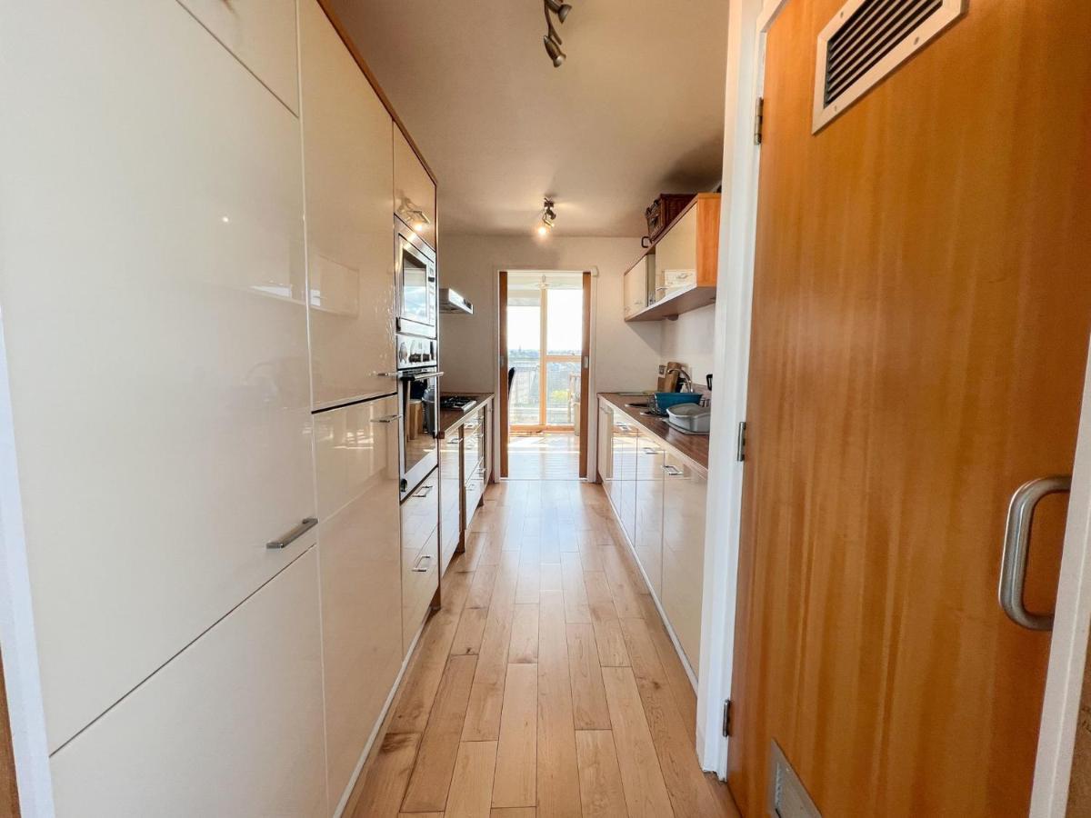 Secc Hydro 3 Bedroom With View * Glasgow
