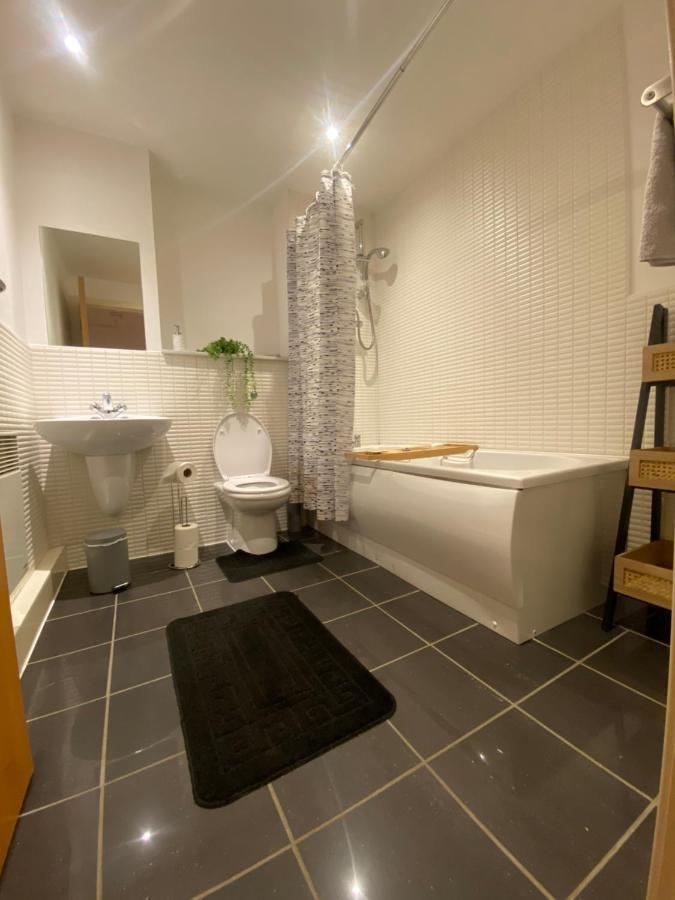 Secc&hydro Beautiful 2br With Free Parking Apartment