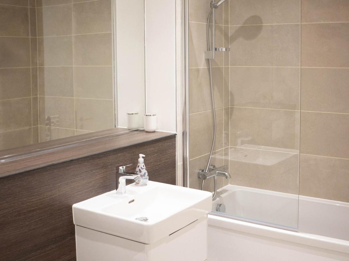 Pass The Keys Lovely New 2-bed Sec, Hydro, Finnieston With Parking *