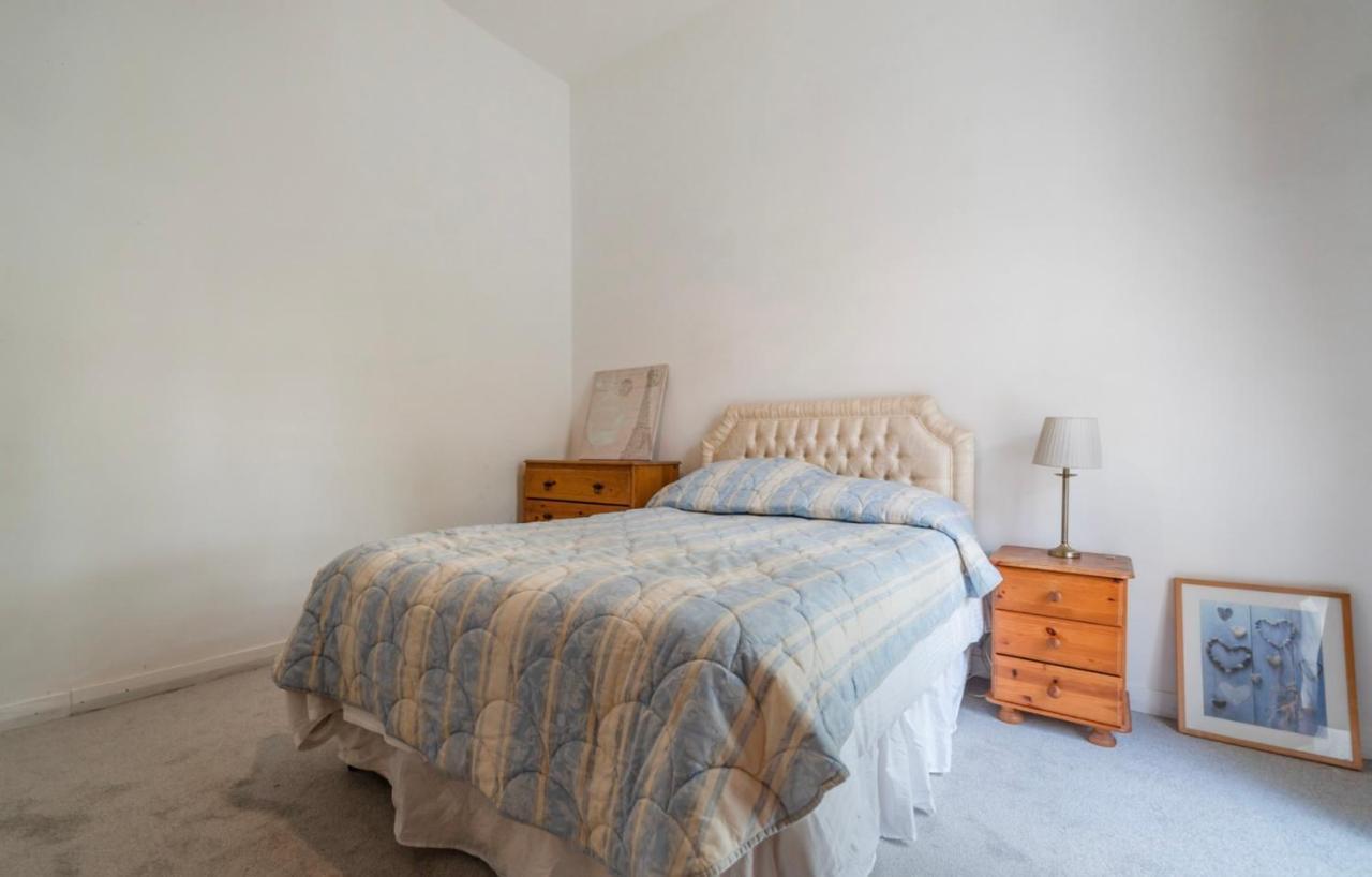 Newhall Apartment