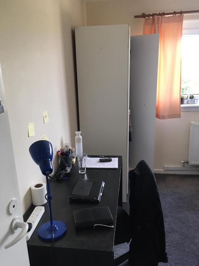 Cosy Double Bedroom In Centre Guest house Glasgow