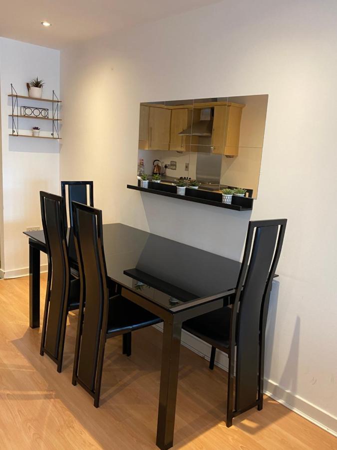 Secc&hydro Beautiful 2br With Free Parking Apartment *