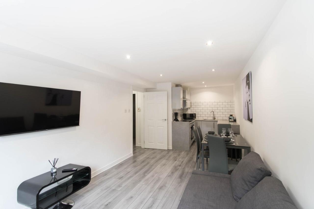Apartment Lovely 5 Minutes From Centre, West End And Hydro *