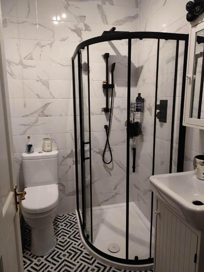 Apartment Beautiful Self Contained With Garden *