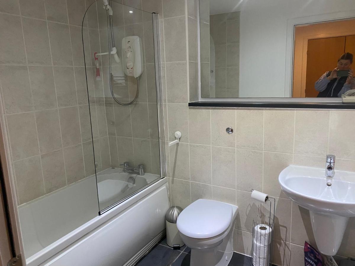 Apartment Centre 2 Bedroom Apartment, Secure Parking. Glasgow