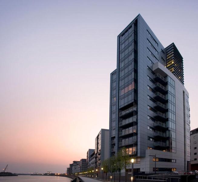 Water View Harbour Apartment Glasgow