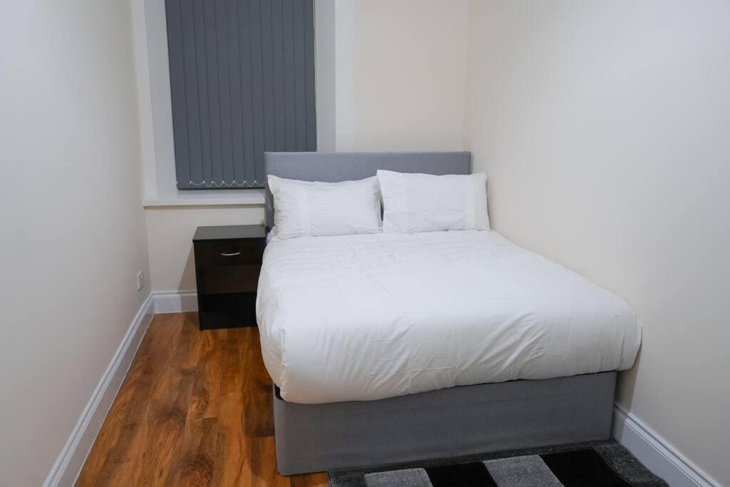 - 2 Bedroom Apartment