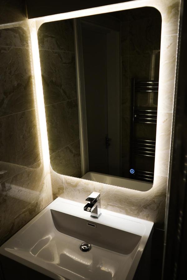 - 2 Bedroom Apartment Glasgow