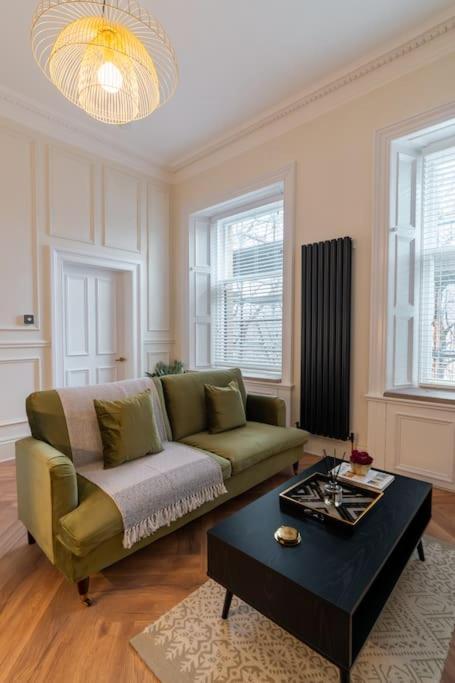 Apartment The Devonshire - Your 5 Star West End Stay!