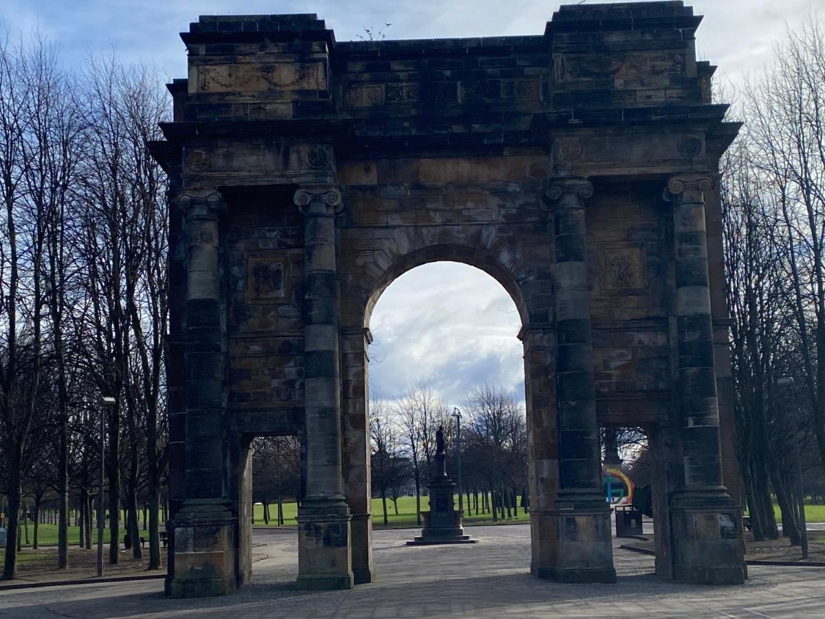 Inviting 1-bed In Merchant City Glasgow