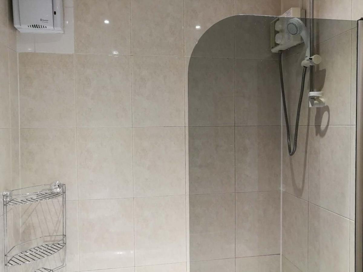 Private Double Bedroom In Centre *