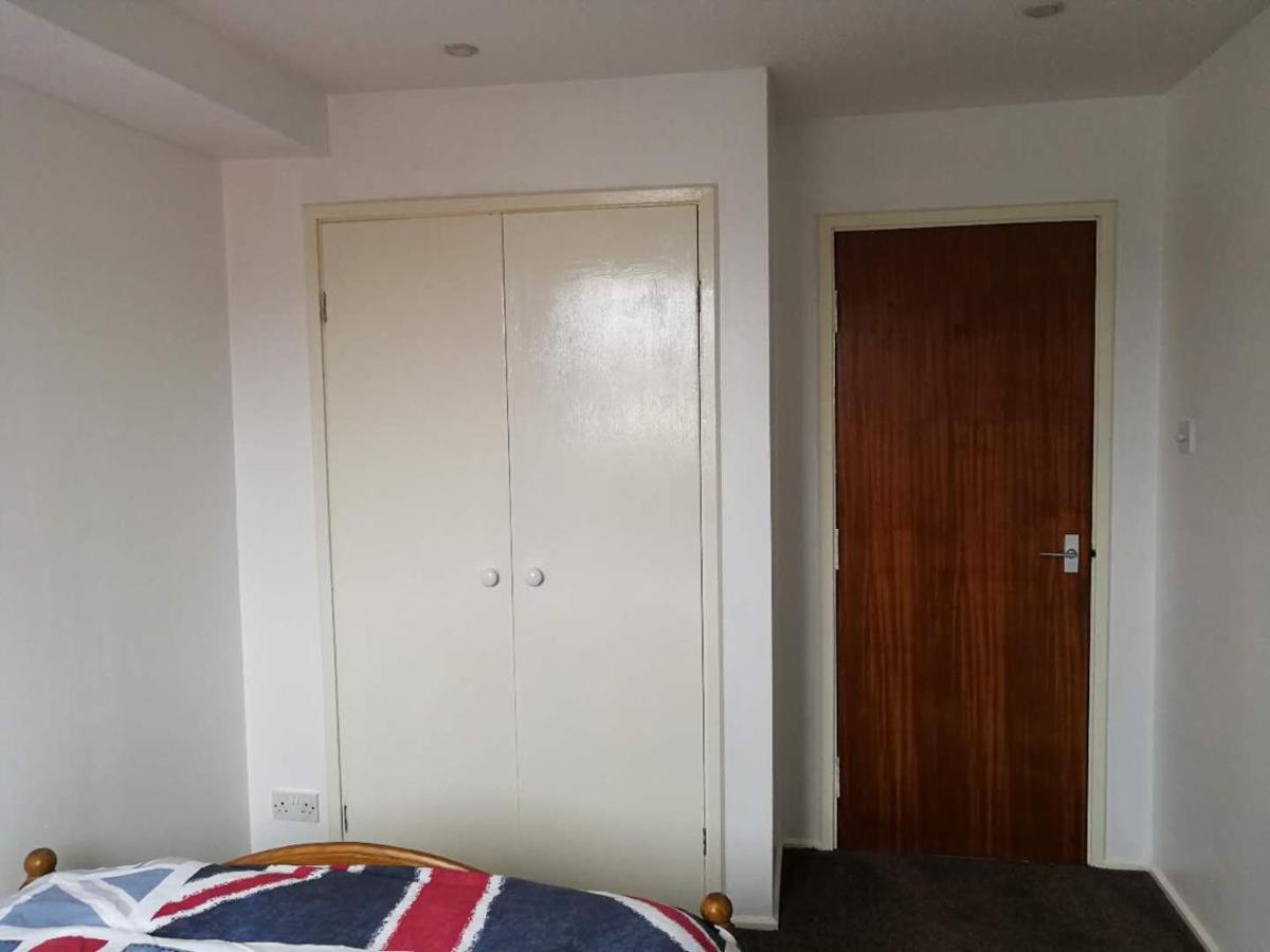 Private Double Bedroom In Centre *
