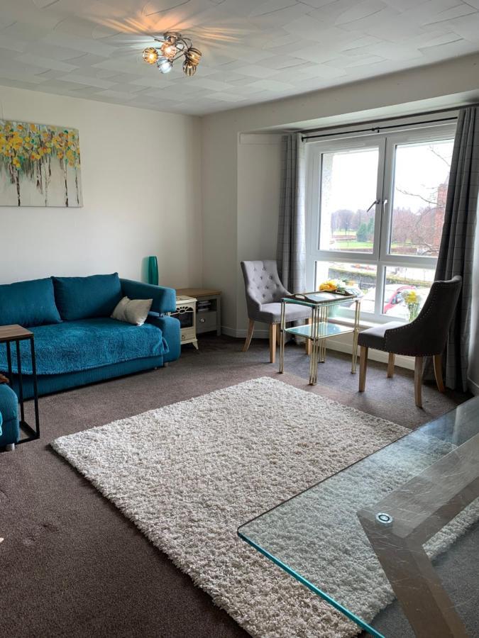 Sunny Green Free Parking Flat Apartment *