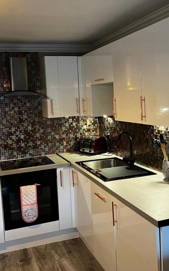 Apartment City Centre Flat With River Views And Parking