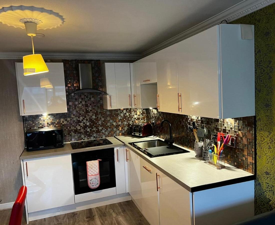 City Centre Flat With River Views And Parking Apartment Glasgow
