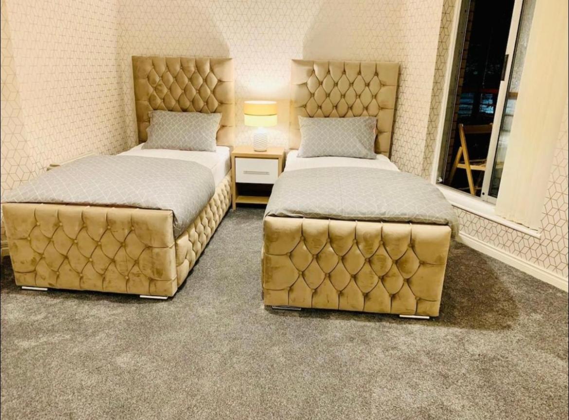 Apartment City Centre Flat With River Views And Parking