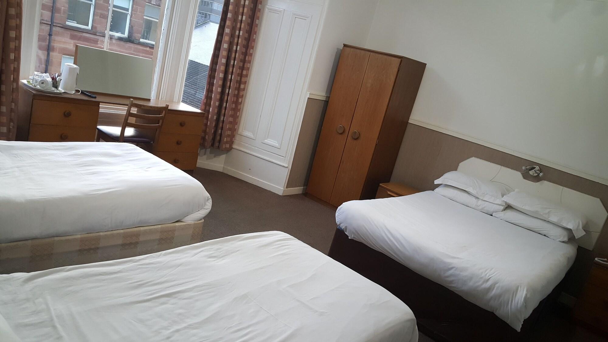 Hotel Mclays 2*