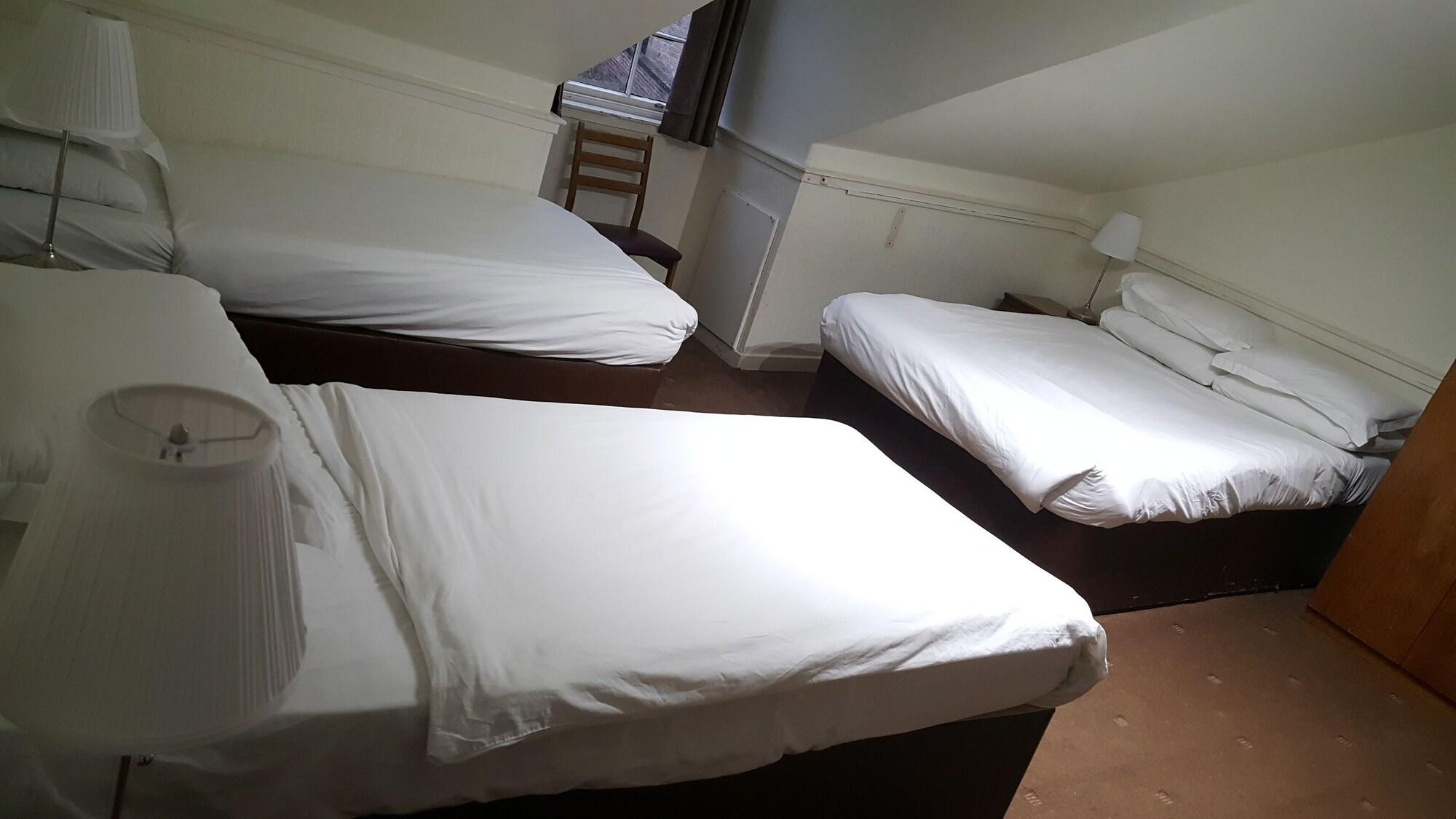 Hotel Mclays 2*