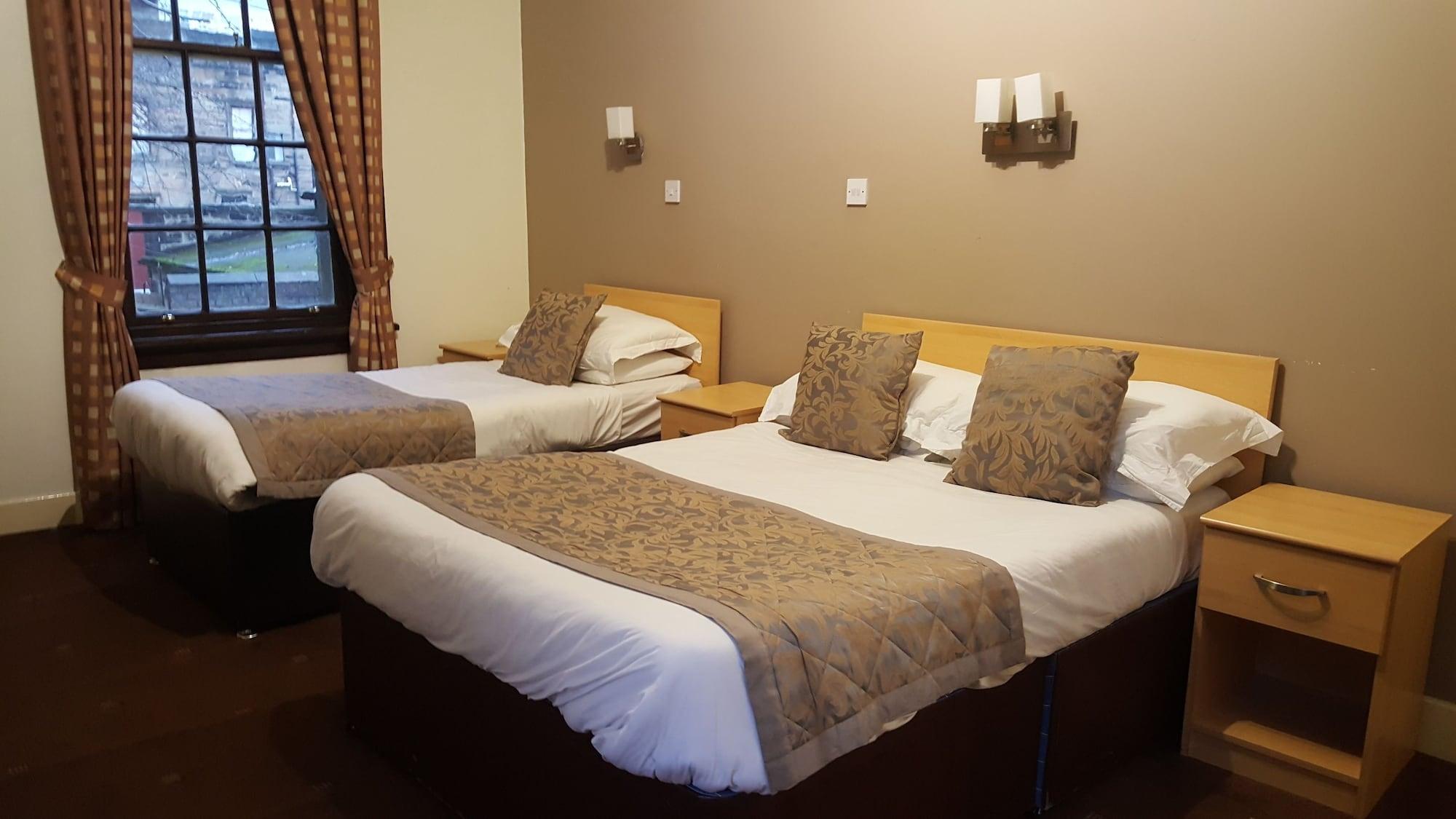 Hotel Mclays 2*