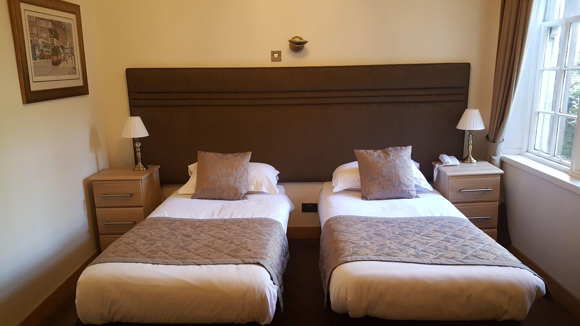 Hotel Mclays