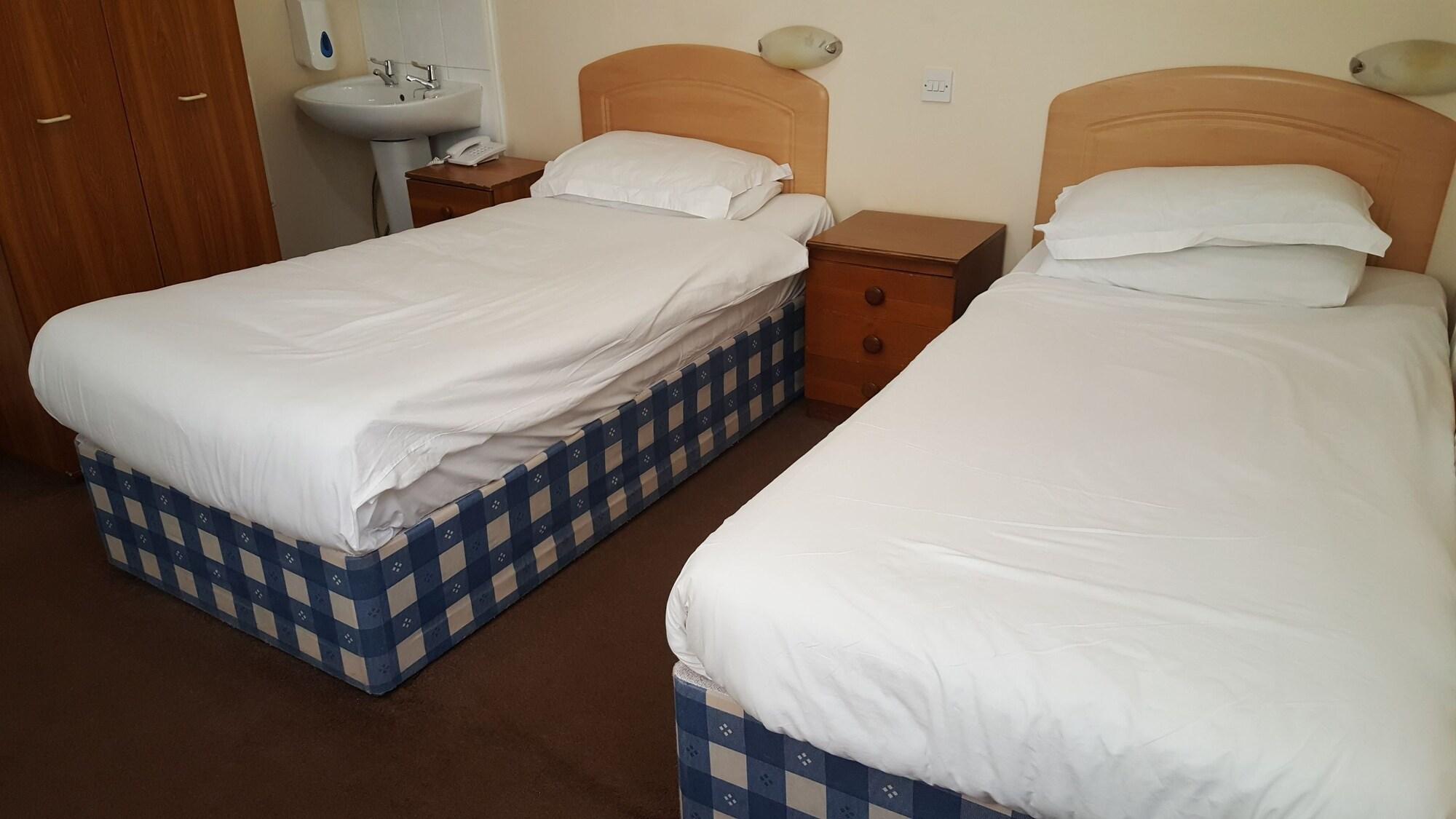 Hotel Mclays 2*