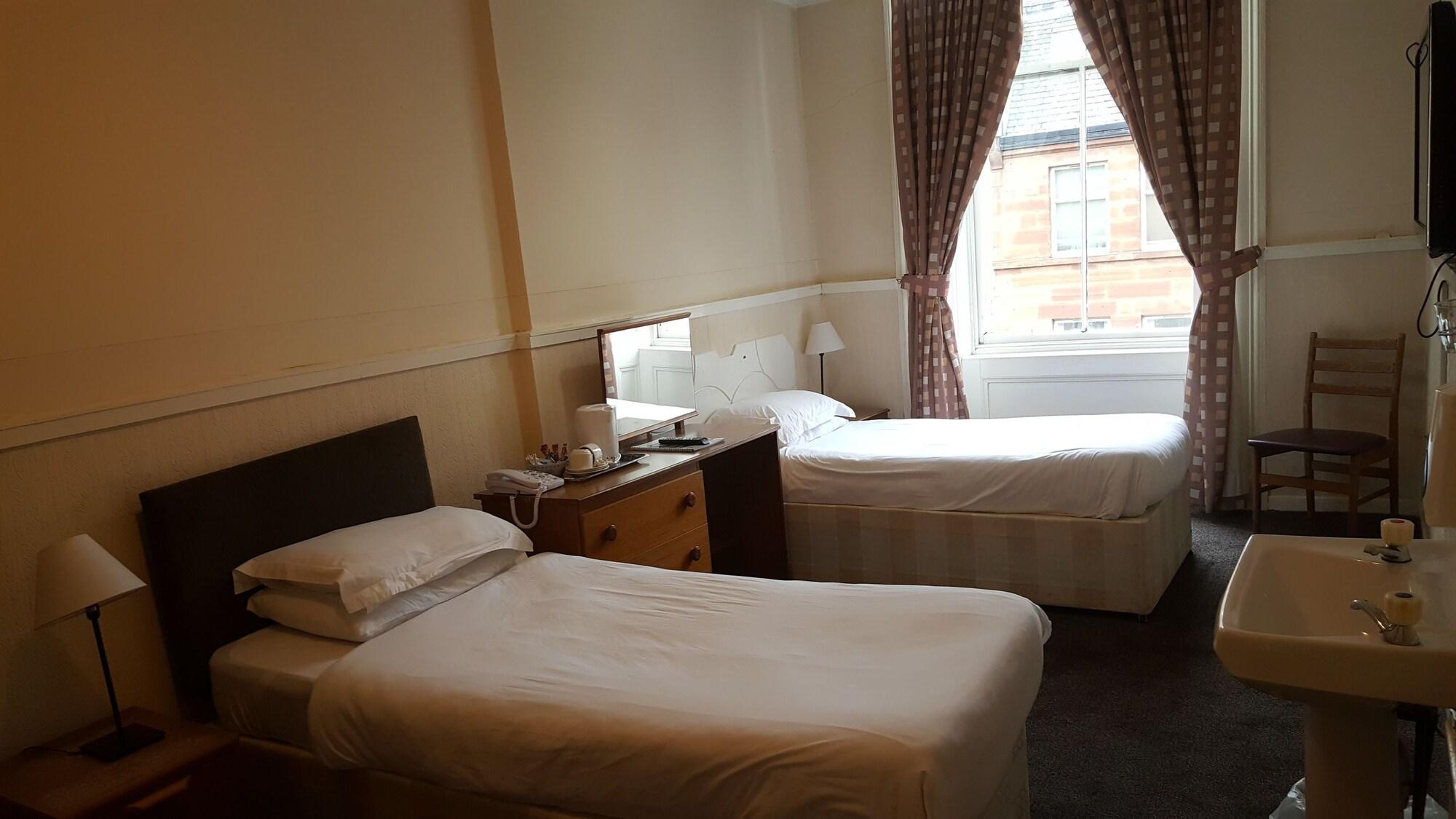 Hotel Mclays 2*