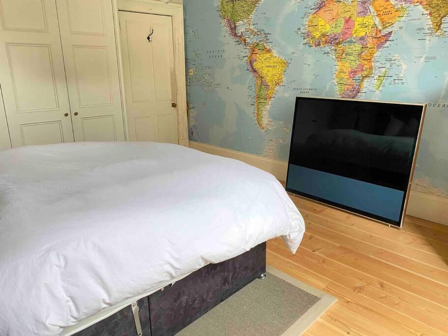 Apartment Of Joy - 3 Bedroom With Private Garden