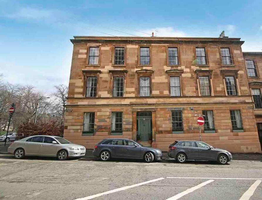 Of Joy - 3 Bedroom With Private Garden Glasgow