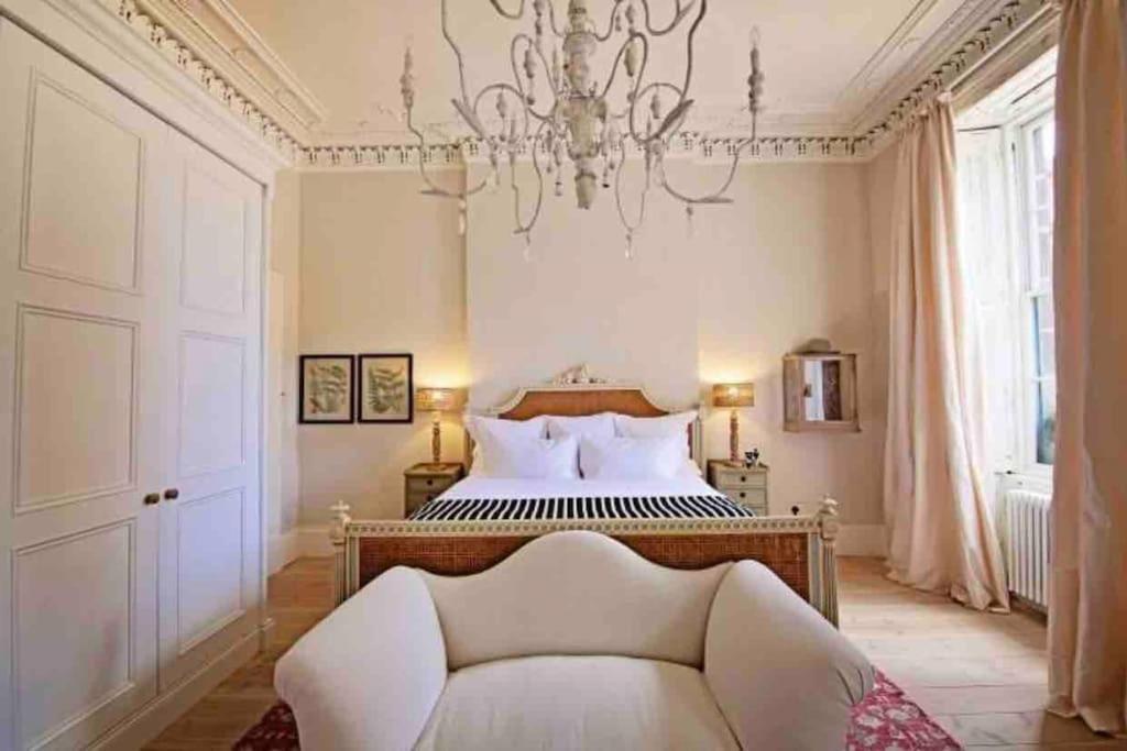 Of Joy - 3 Bedroom With Private Garden