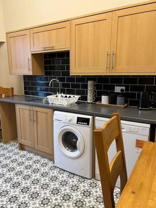 Luxury Victorian Spacious Flat * Glasgow