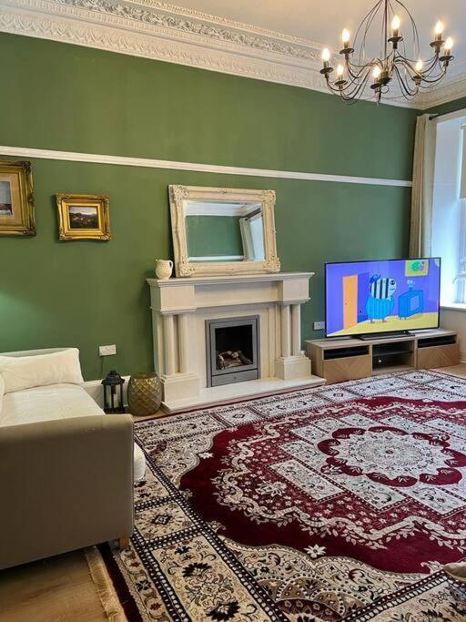 Luxury Victorian Spacious Flat Glasgow