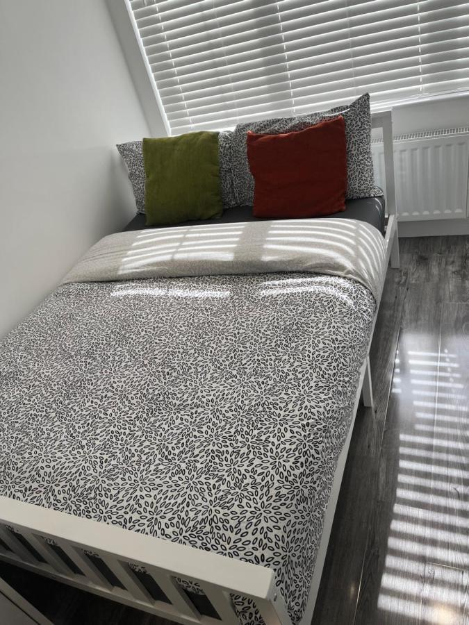 Modern Comfy One Bed - Free Parking Apartment Glasgow