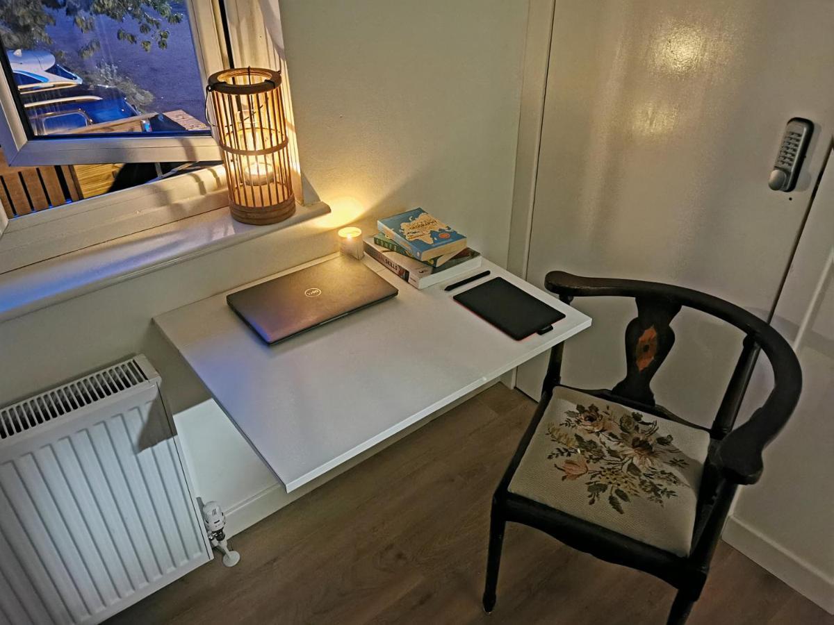 Apartment Peaceful House: Location With Free Parking