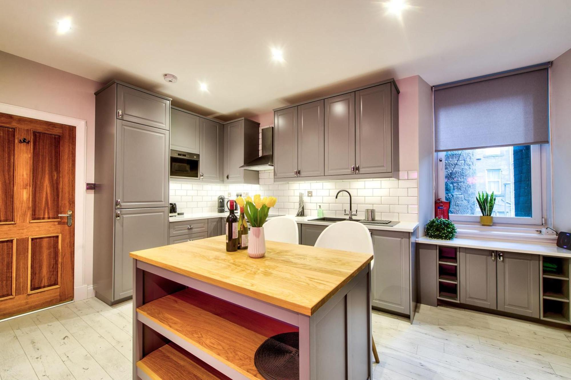 Stylish & Spacious 3 Bedroom In Finnieston, West End * Glasgow