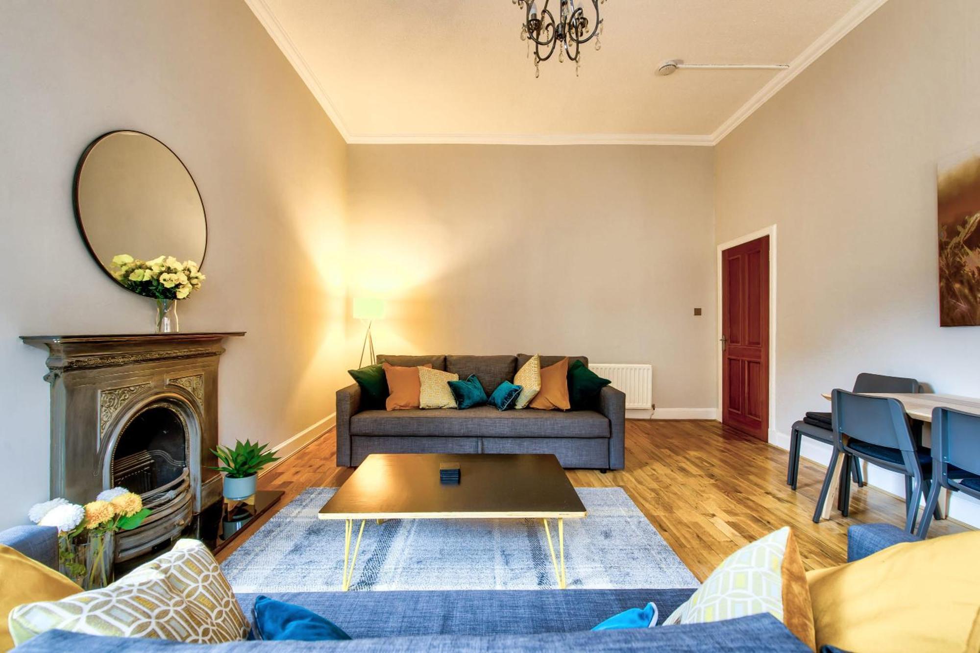 Stylish & Spacious 3 Bedroom In Finnieston, West End *