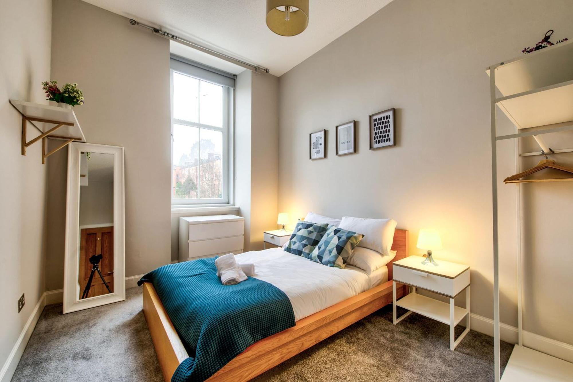 Stylish & Spacious 3 Bedroom In Finnieston, West End *