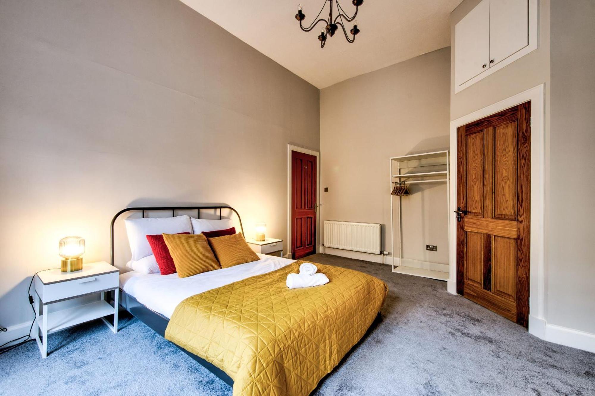 Apartment Stylish & Spacious 3 Bedroom In Finnieston, West End