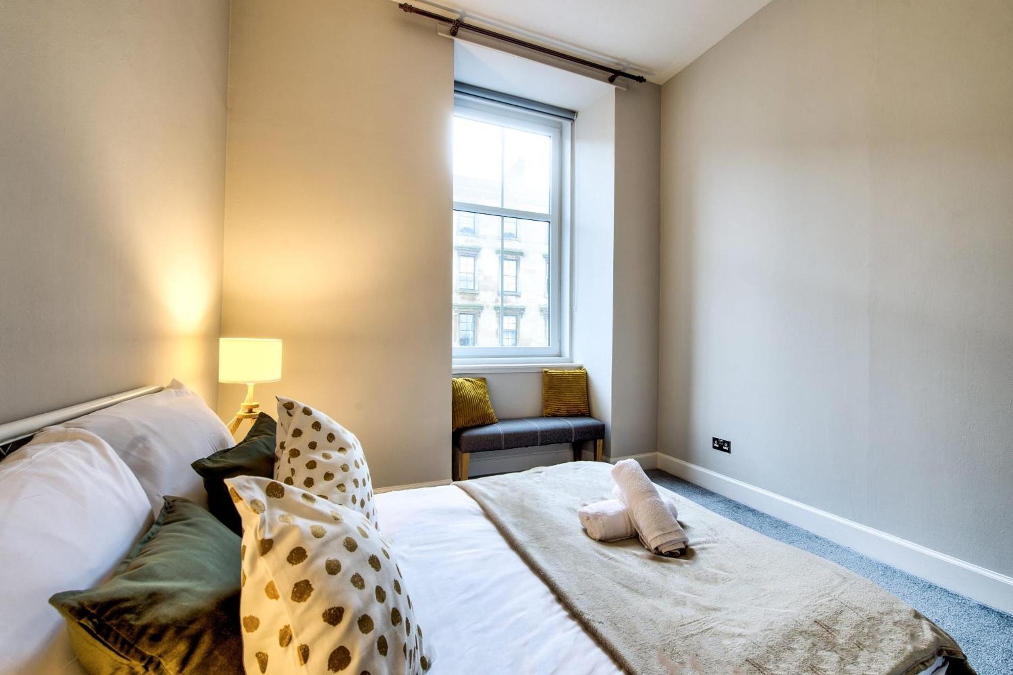 Apartment Stylish & Spacious 3 Bedroom In Finnieston, West End Glasgow