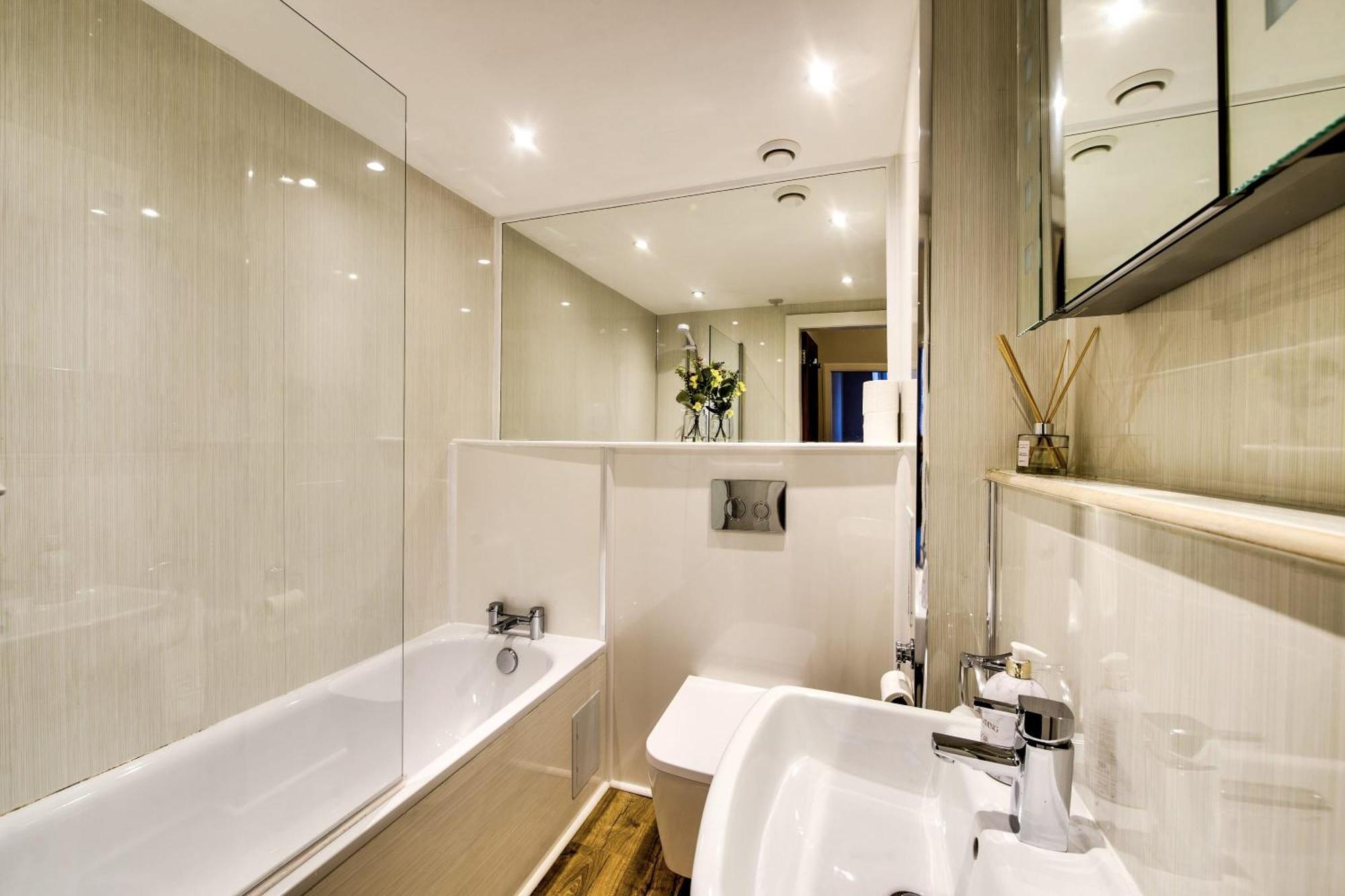Stylish & Spacious 3 Bedroom In Finnieston, West End Glasgow