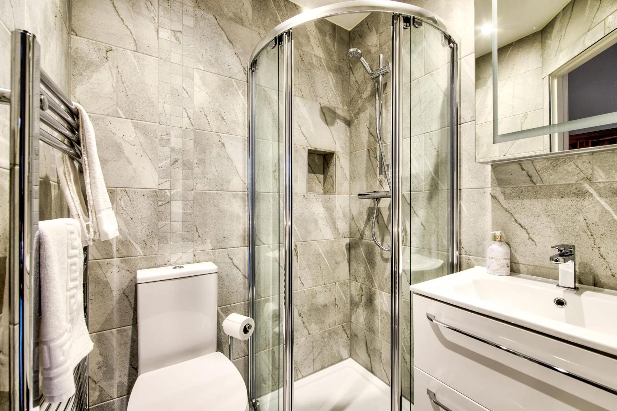 Stylish & Spacious 3 Bedroom In Finnieston, West End