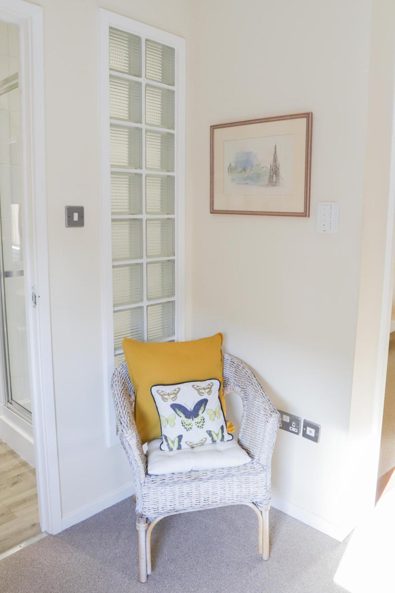 Number1townhouse With Private Balcony & Parking Apartment *
