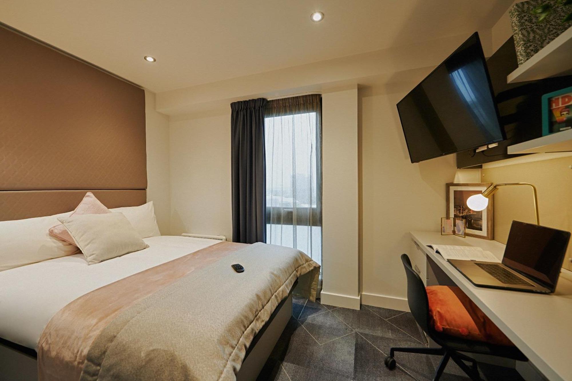 Fully Equipped Modern In West End For Students Only