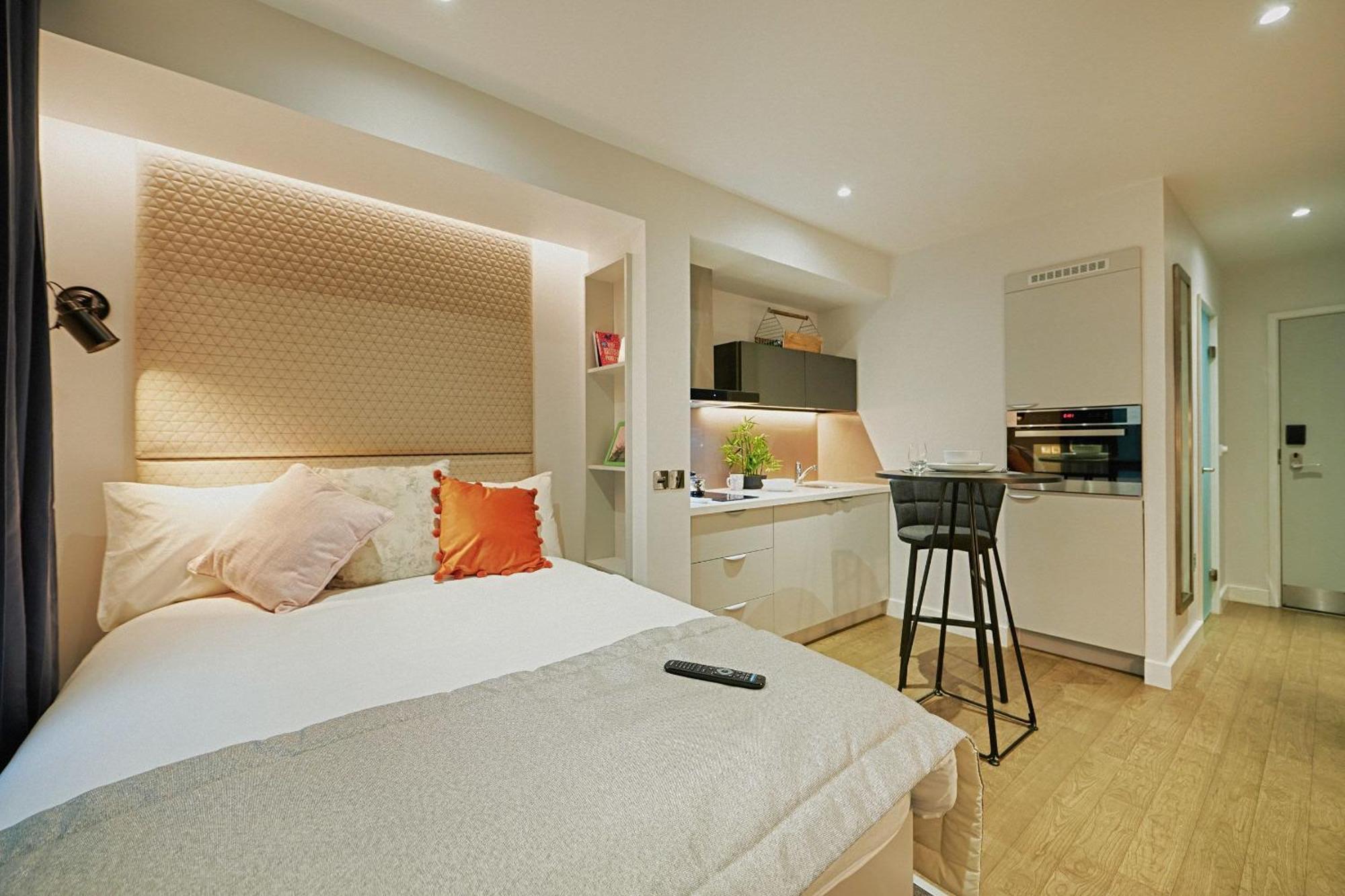 Apartment Fully Equipped Modern In West End For Students Only Glasgow