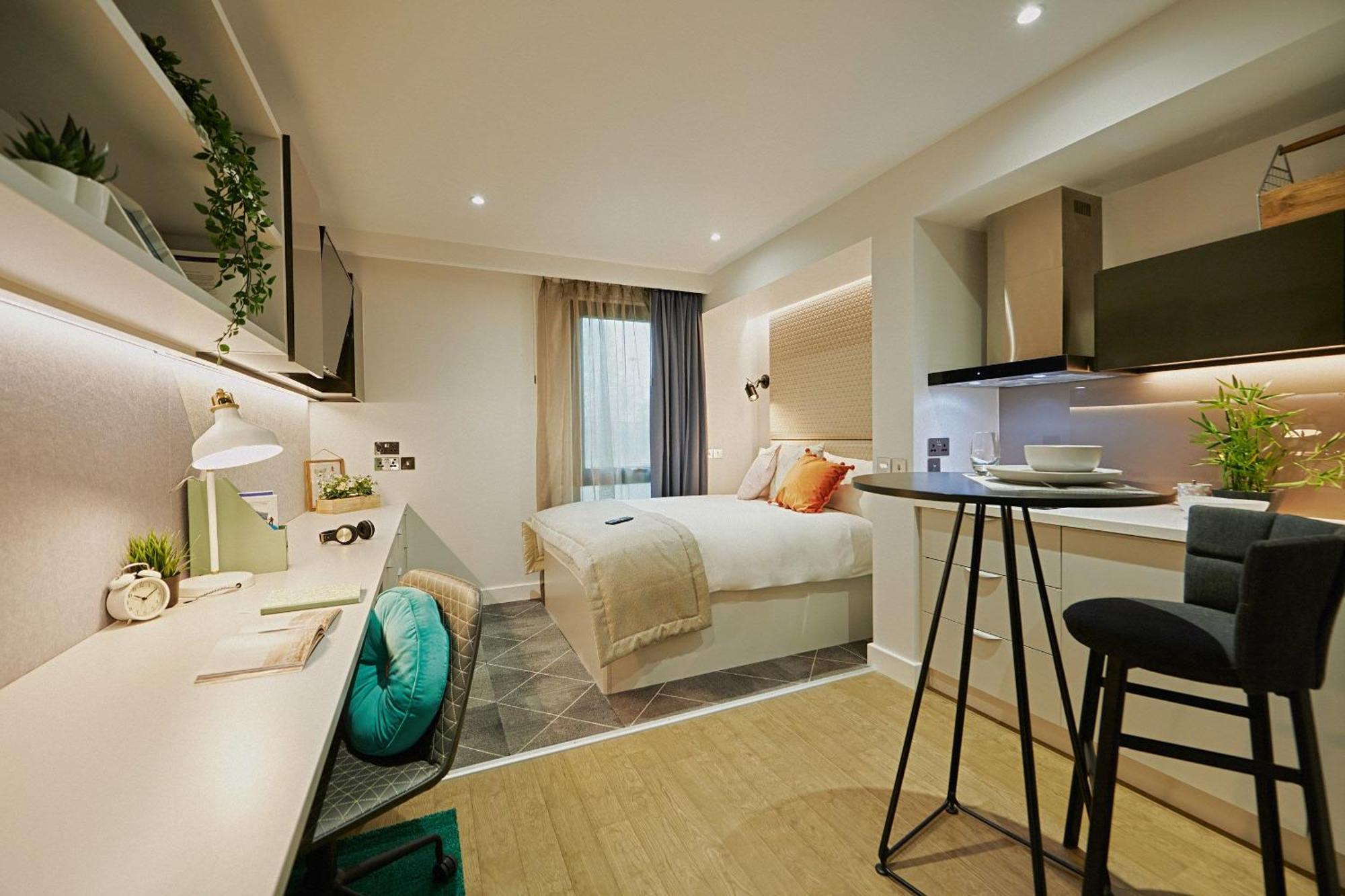 Fully Equipped Modern In West End For Students Only
