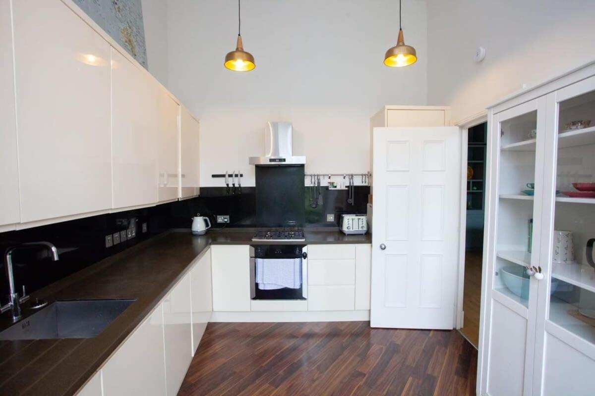 Bright Spacious 3 Bed Flat